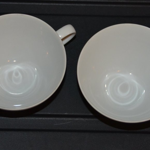 New set of 2 vintage Japanese tea cups solid white teacup from Japan bon… - Picture 6 of 15